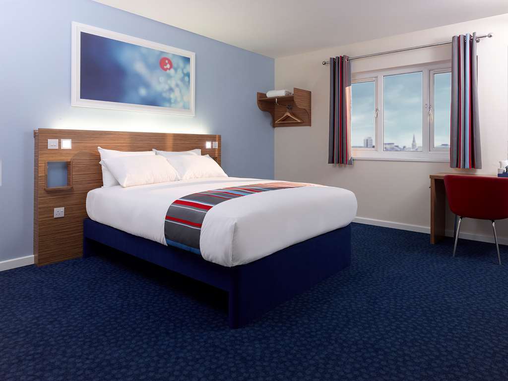 اُلد بيري Travelodge Birmingham Oldbury الغرفة الصورة